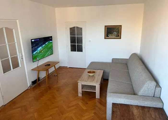 Retro Vibes & Modern Comfort